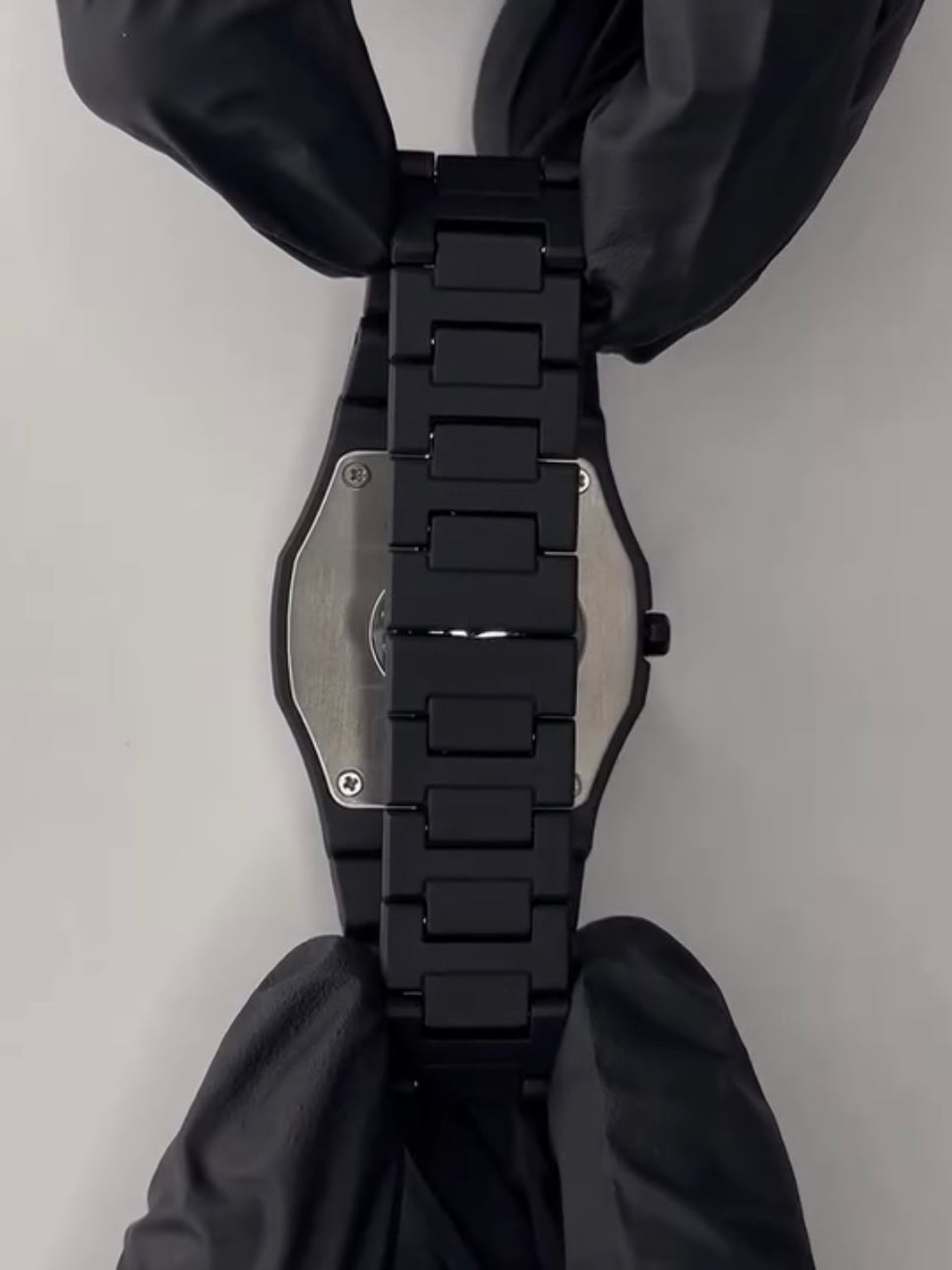 Aura Quartz Analog Wrist Watch – Lightweight Premium Design for Men & Boys